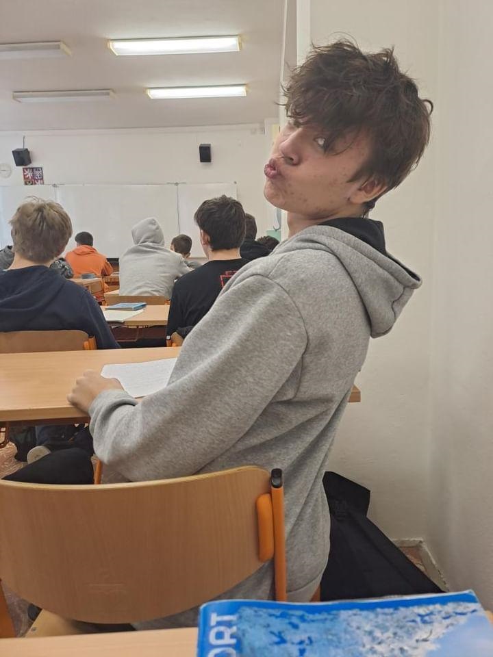 Dobešek ve škole